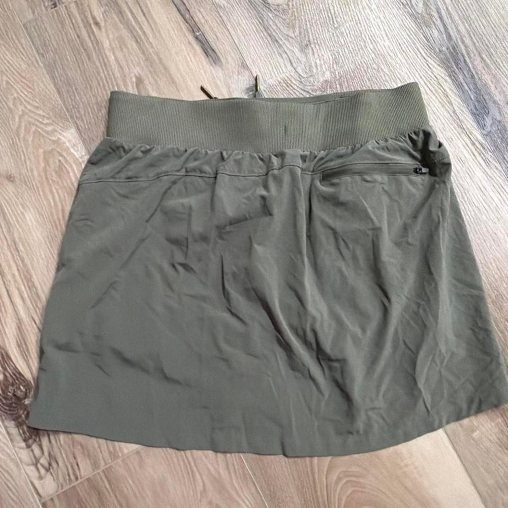 All in Motion Olive Green Athletic Skort Built In Shorts Womens M Golf Tennis - Picture 3 of 8